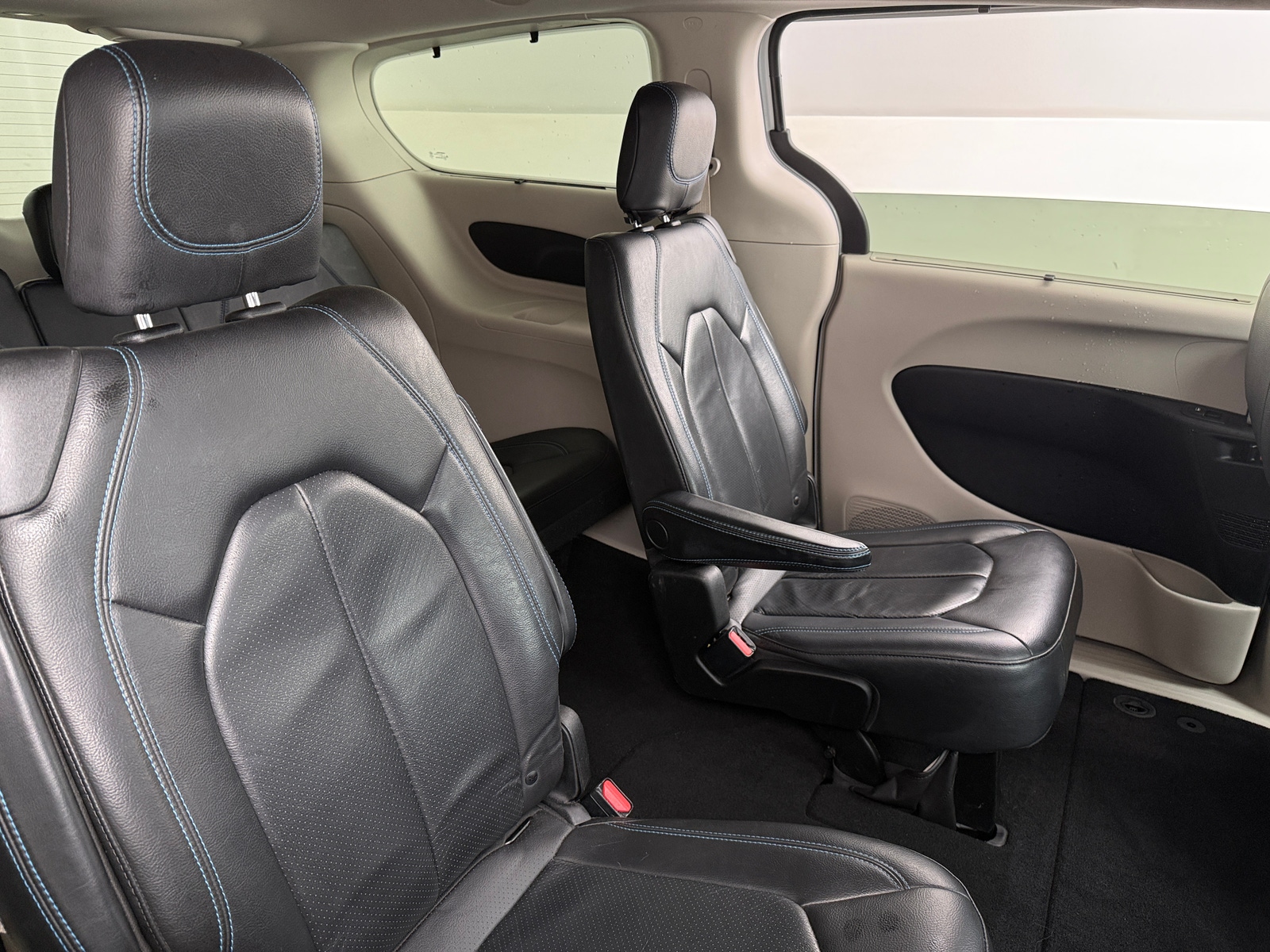 Thumbnail: 2021 Chrysler Pacifica - 5