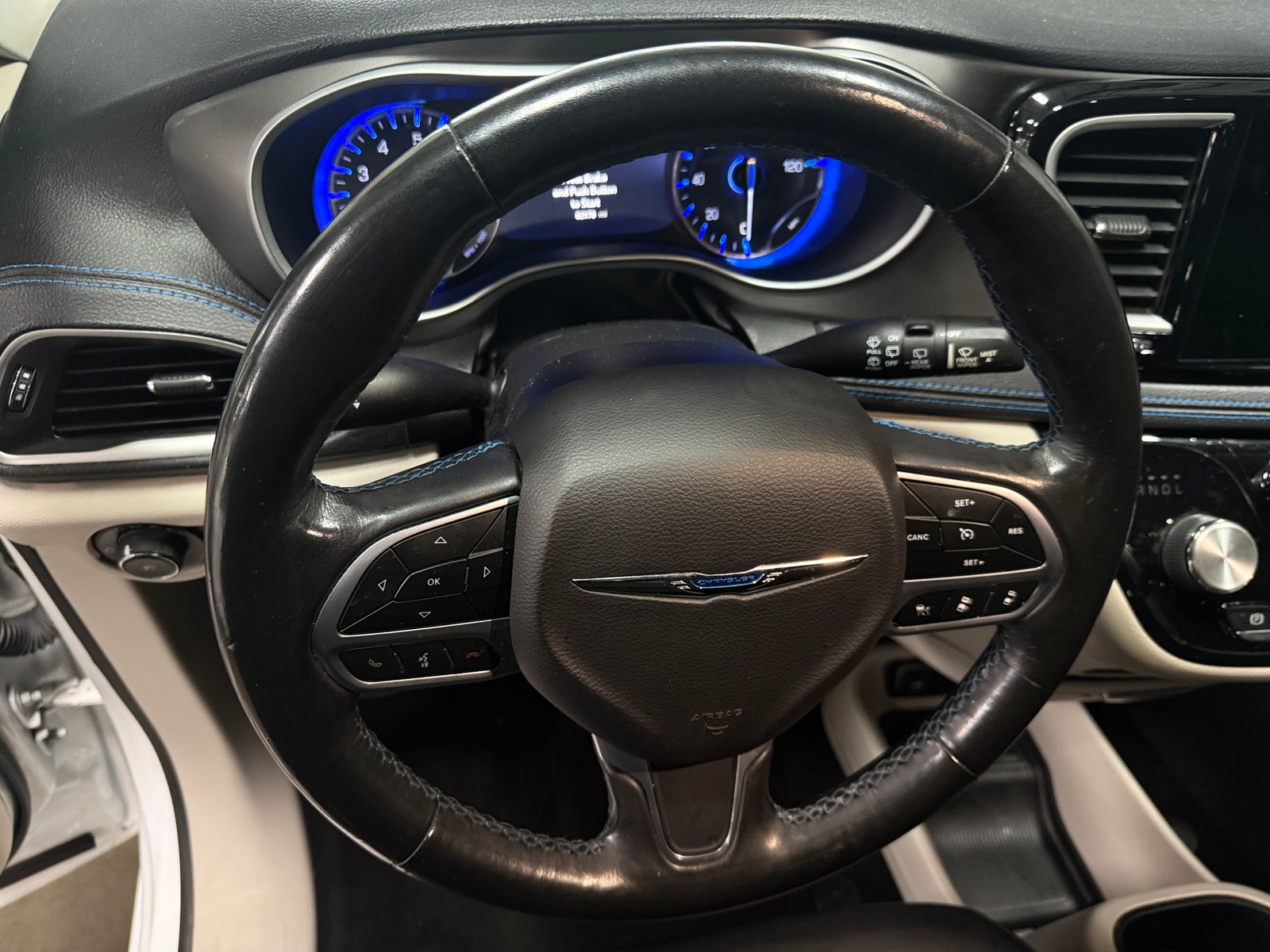 Thumbnail: 2021 Chrysler Pacifica - 4