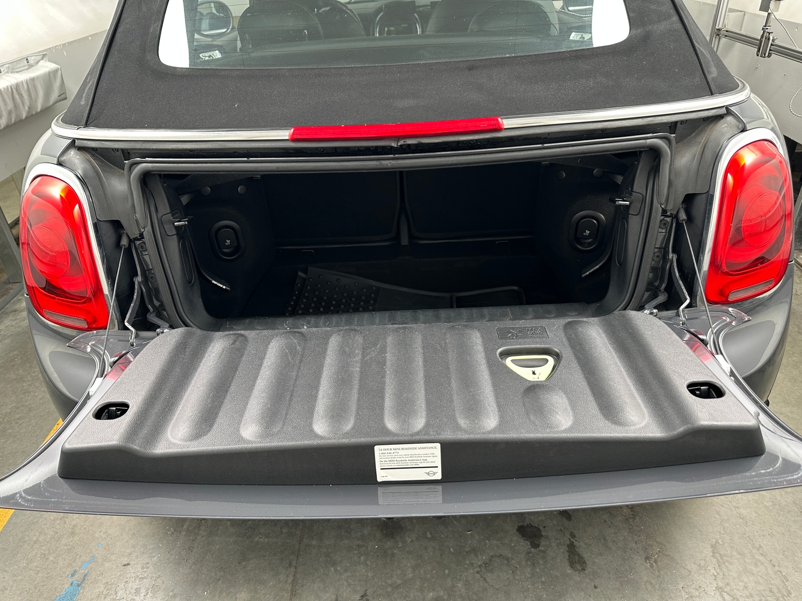 Thumbnail: 2017 MINI Cooper Convertible - 7