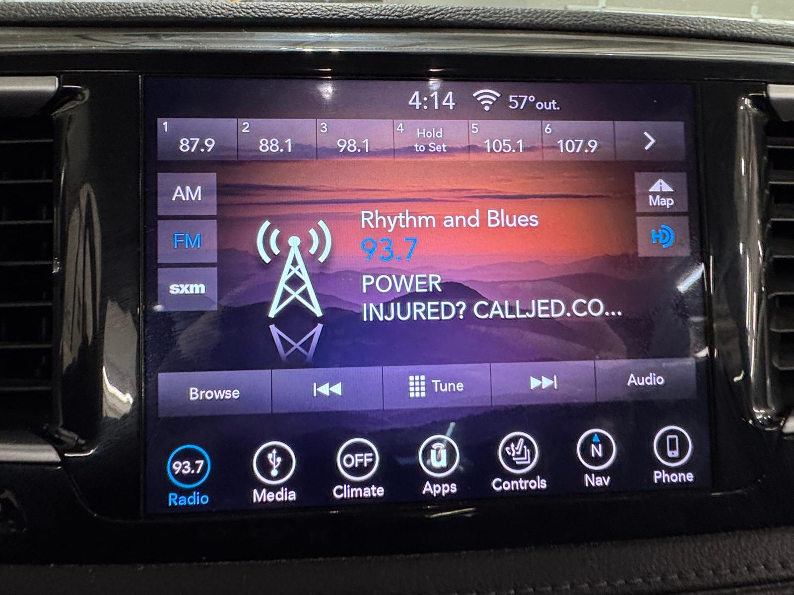 Thumbnail: 2018 Chrysler Pacifica - 3