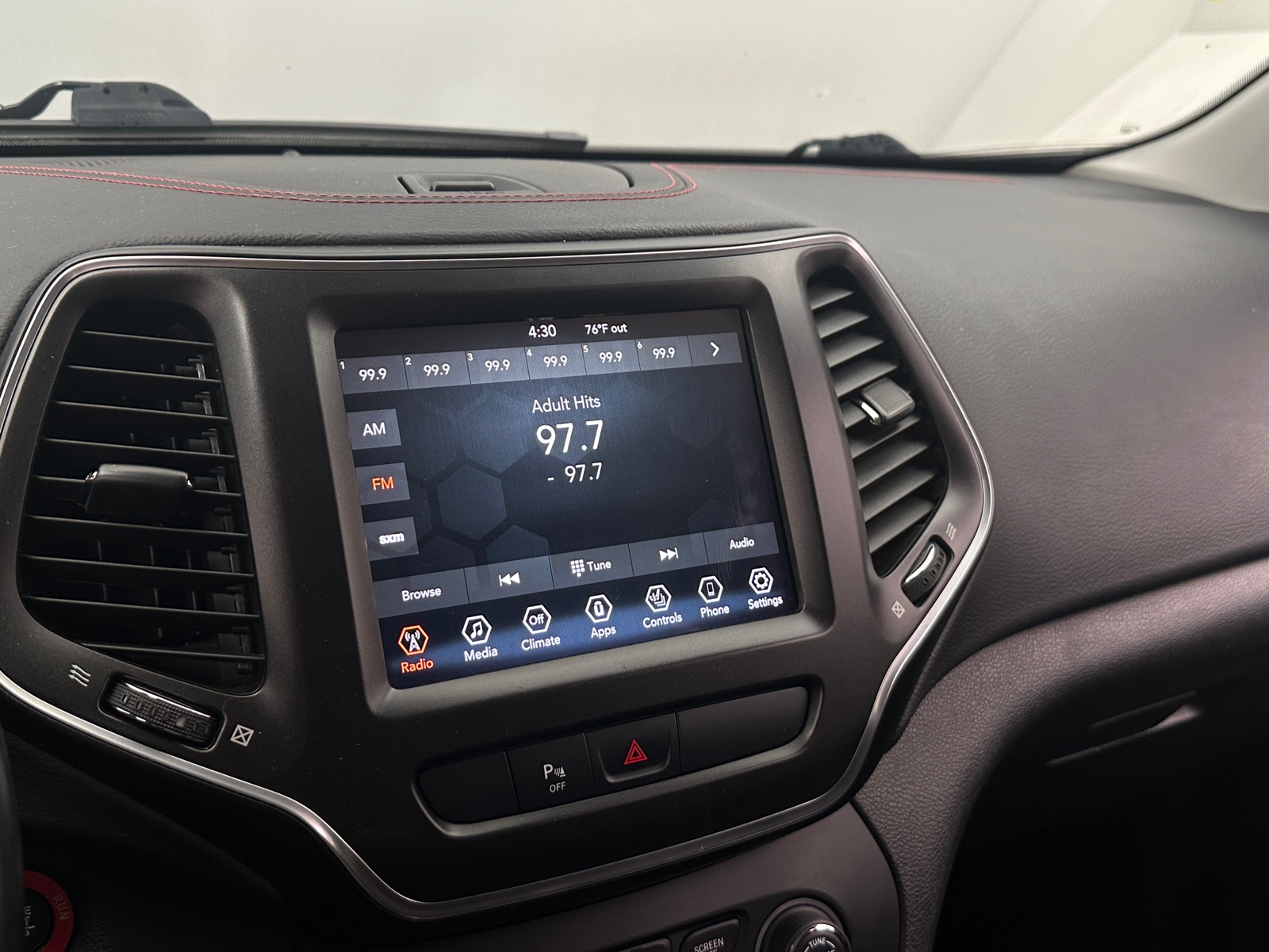 Thumbnail: 2020 Jeep Cherokee - 4