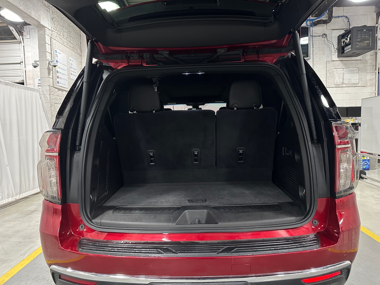 Thumbnail: 2021 Chevrolet Tahoe - 6