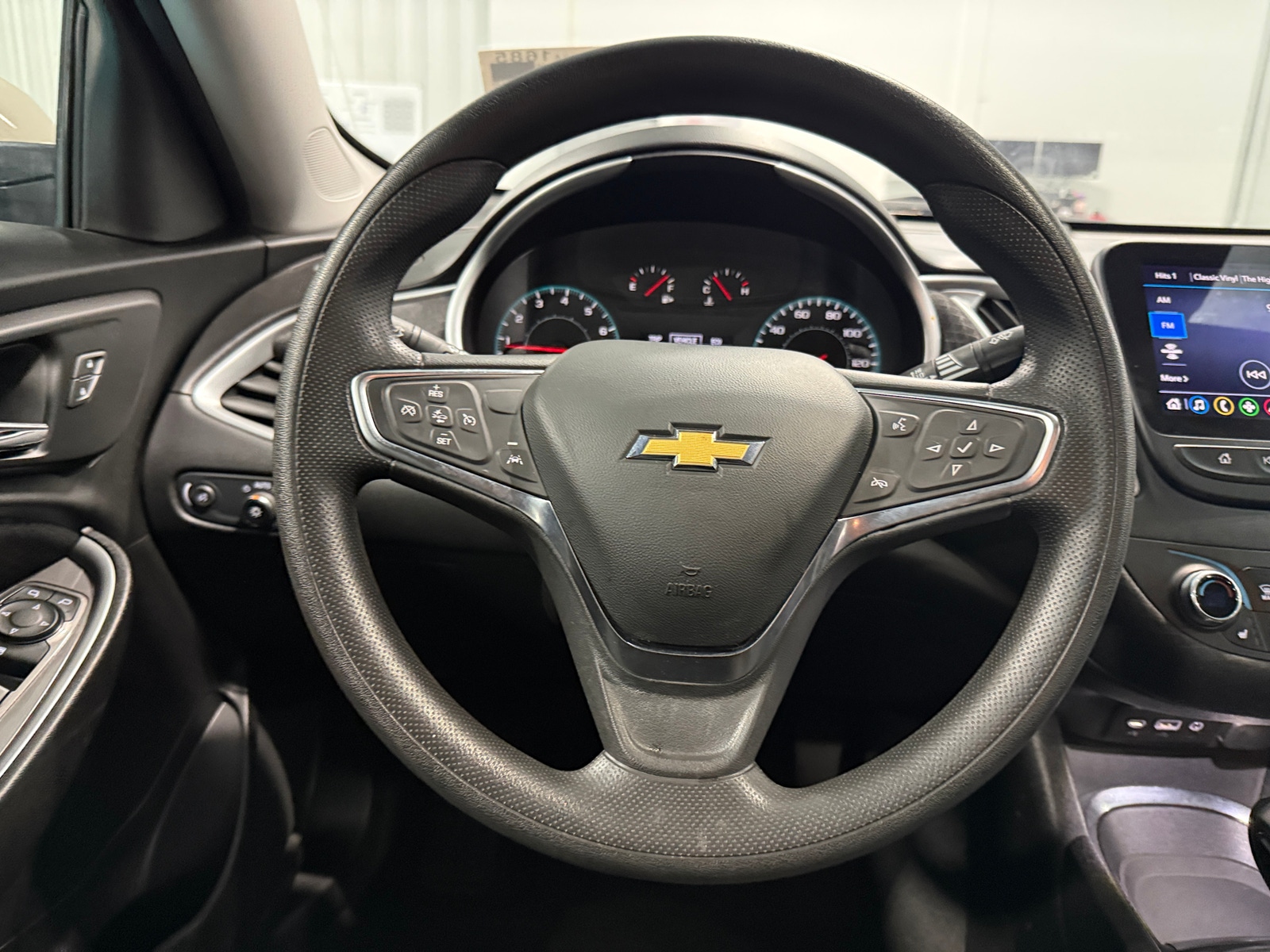 Thumbnail: 2024 Chevrolet Malibu - 5