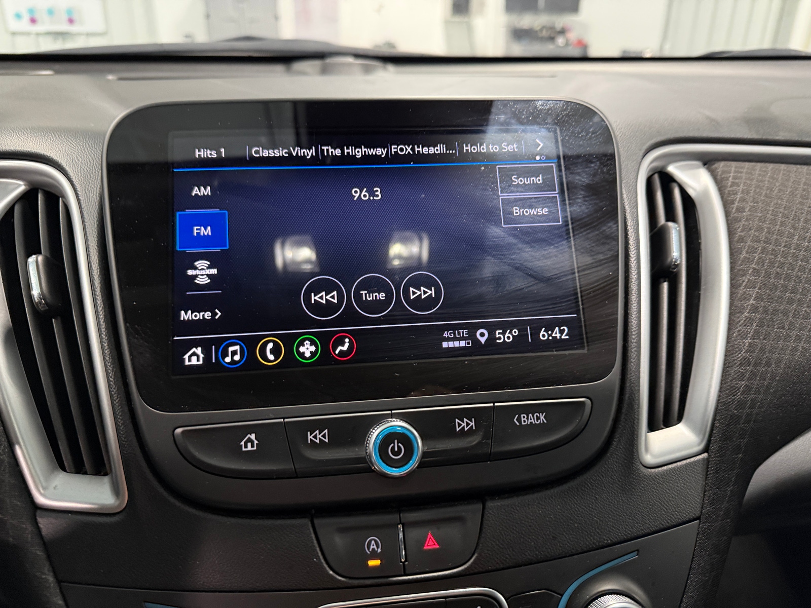 Thumbnail: 2024 Chevrolet Malibu - 4