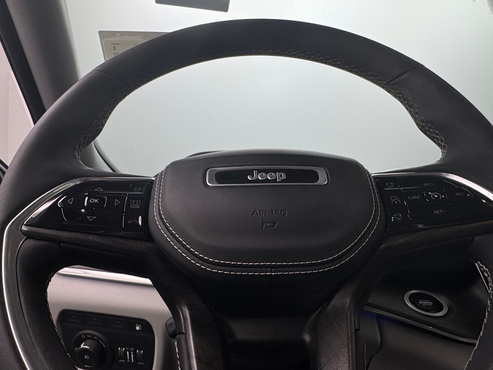 Thumbnail: 2022 Jeep Grand Cherokee - 4