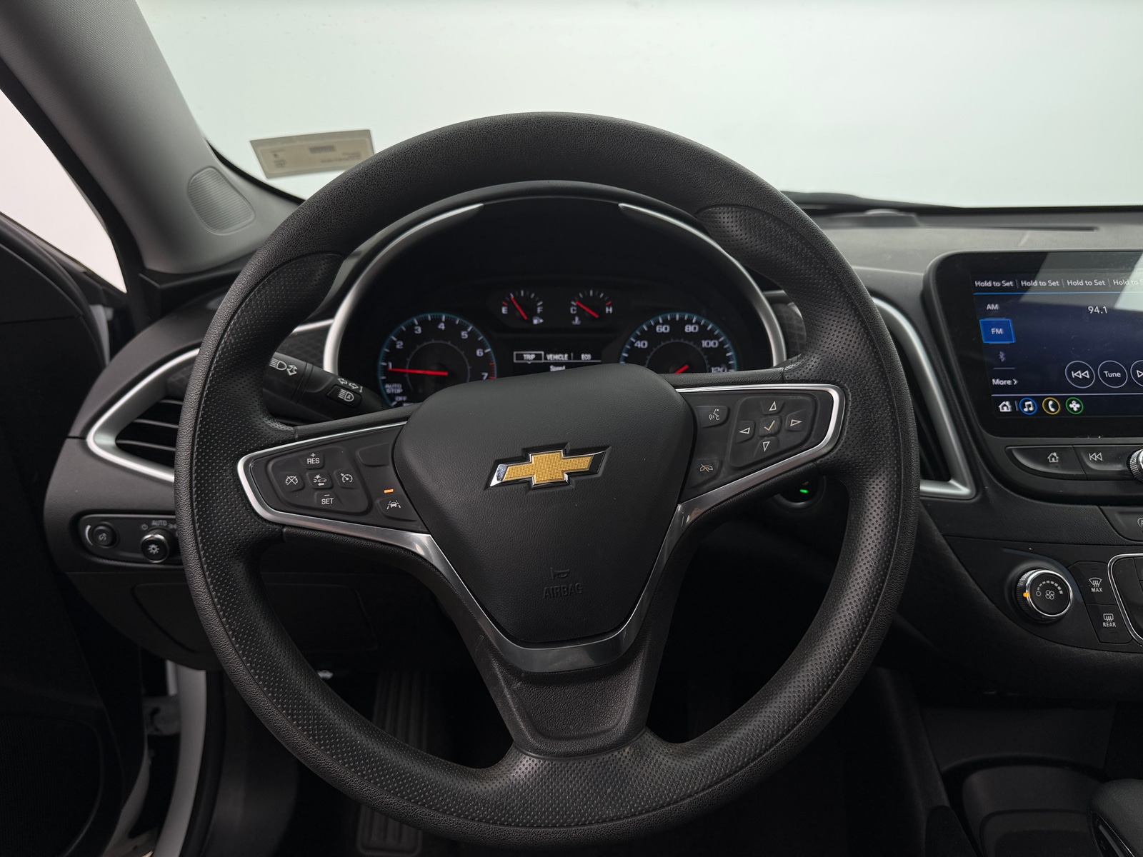 Thumbnail: 2023 Chevrolet Malibu - 5