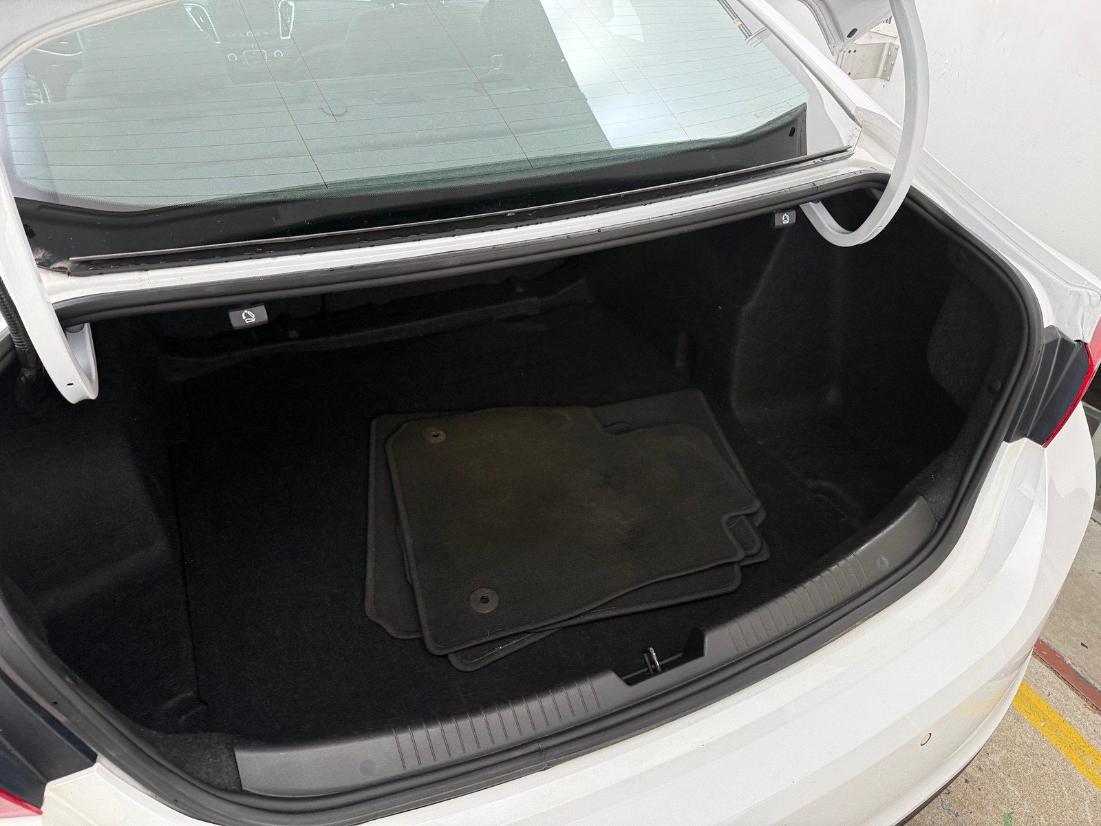 Thumbnail: 2023 Chevrolet Malibu - 7