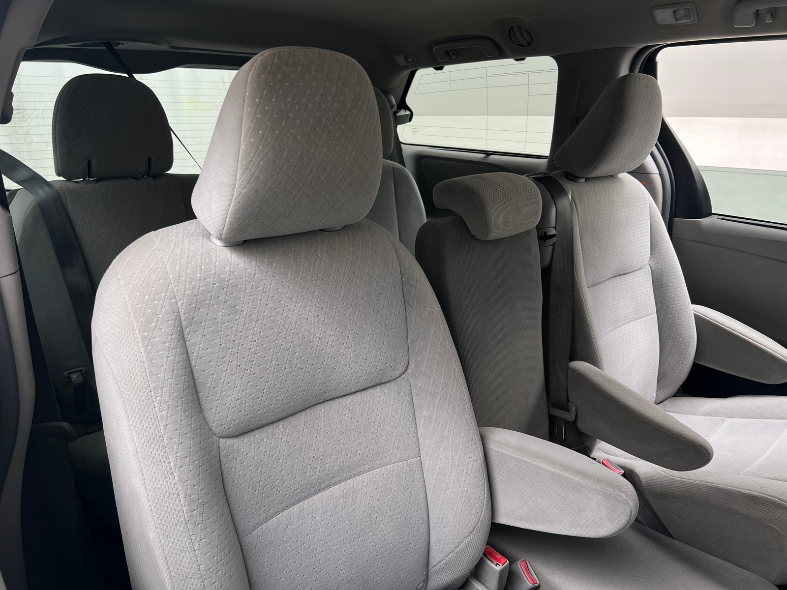 Thumbnail: 2019 Toyota Sienna - 6