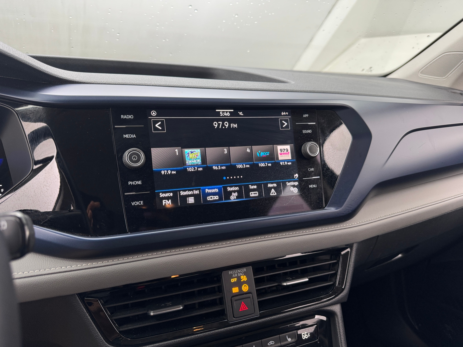 Thumbnail: 2024 Volkswagen Taos - 4