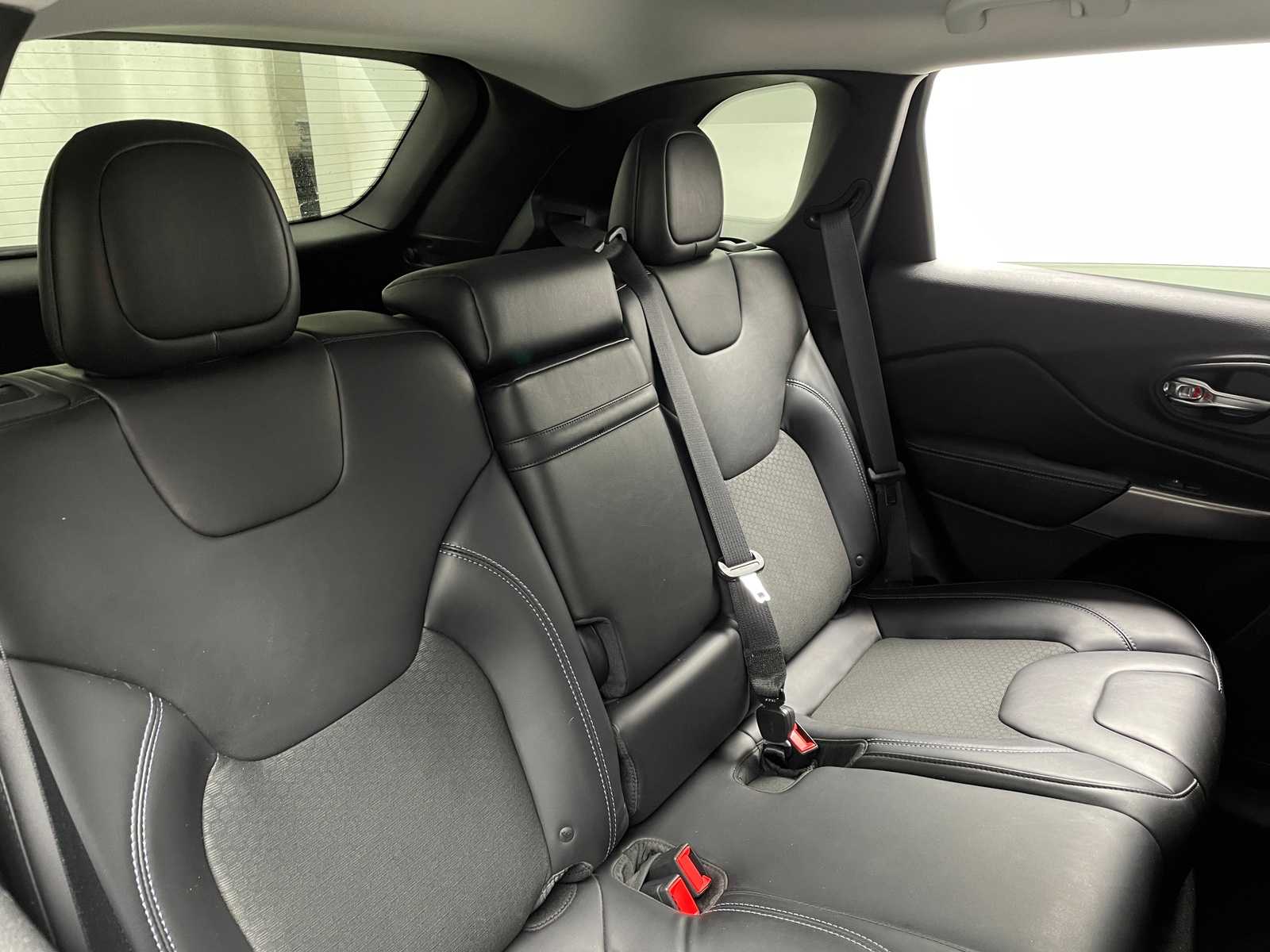 Thumbnail: 2019 Jeep Cherokee - 5