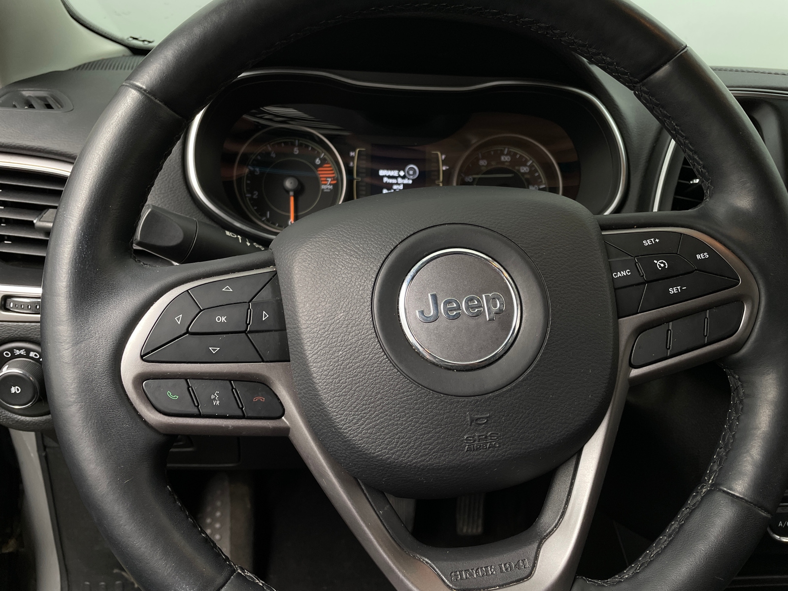 Thumbnail: 2019 Jeep Cherokee - 4