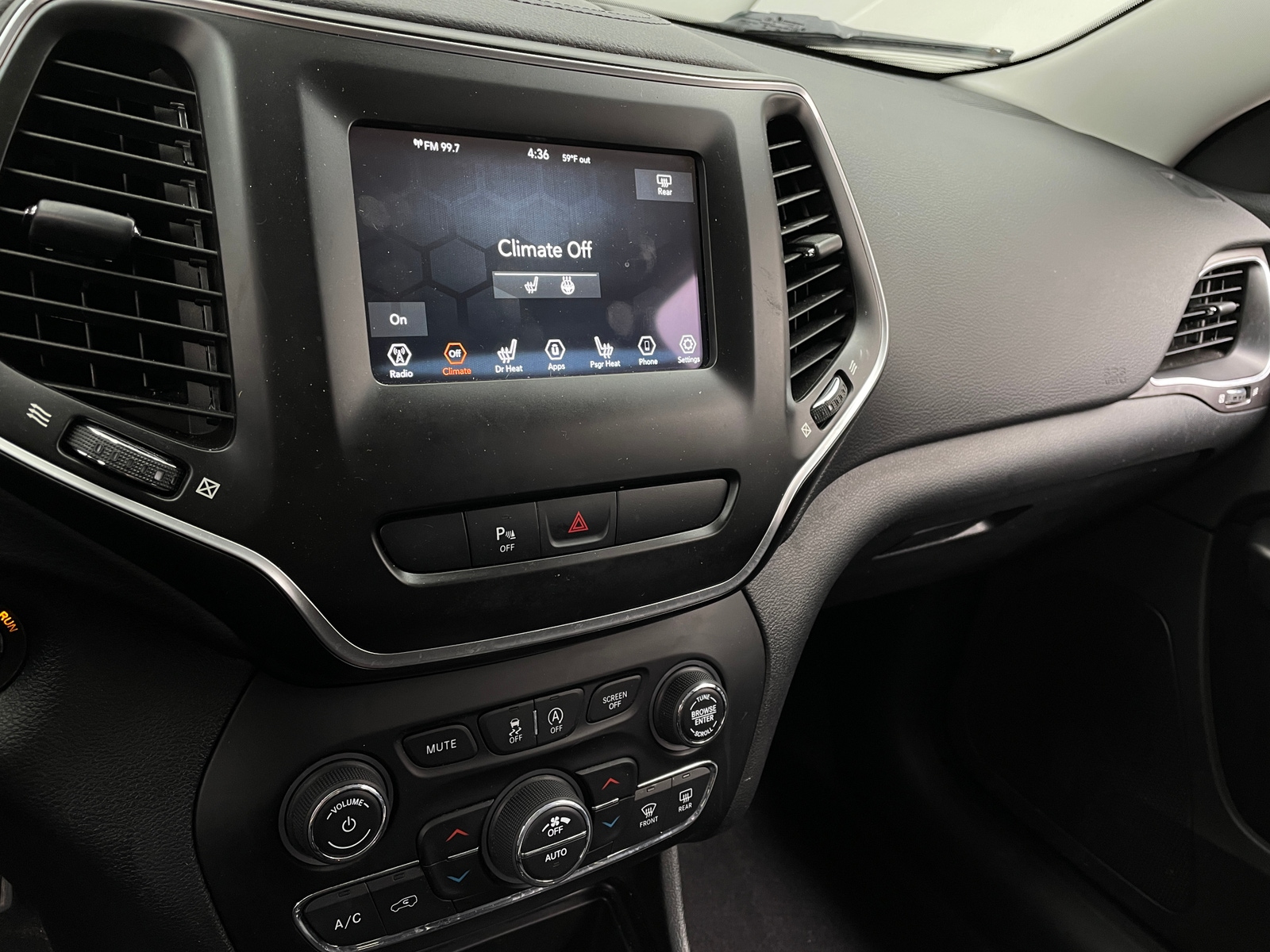 Thumbnail: 2019 Jeep Cherokee - 3