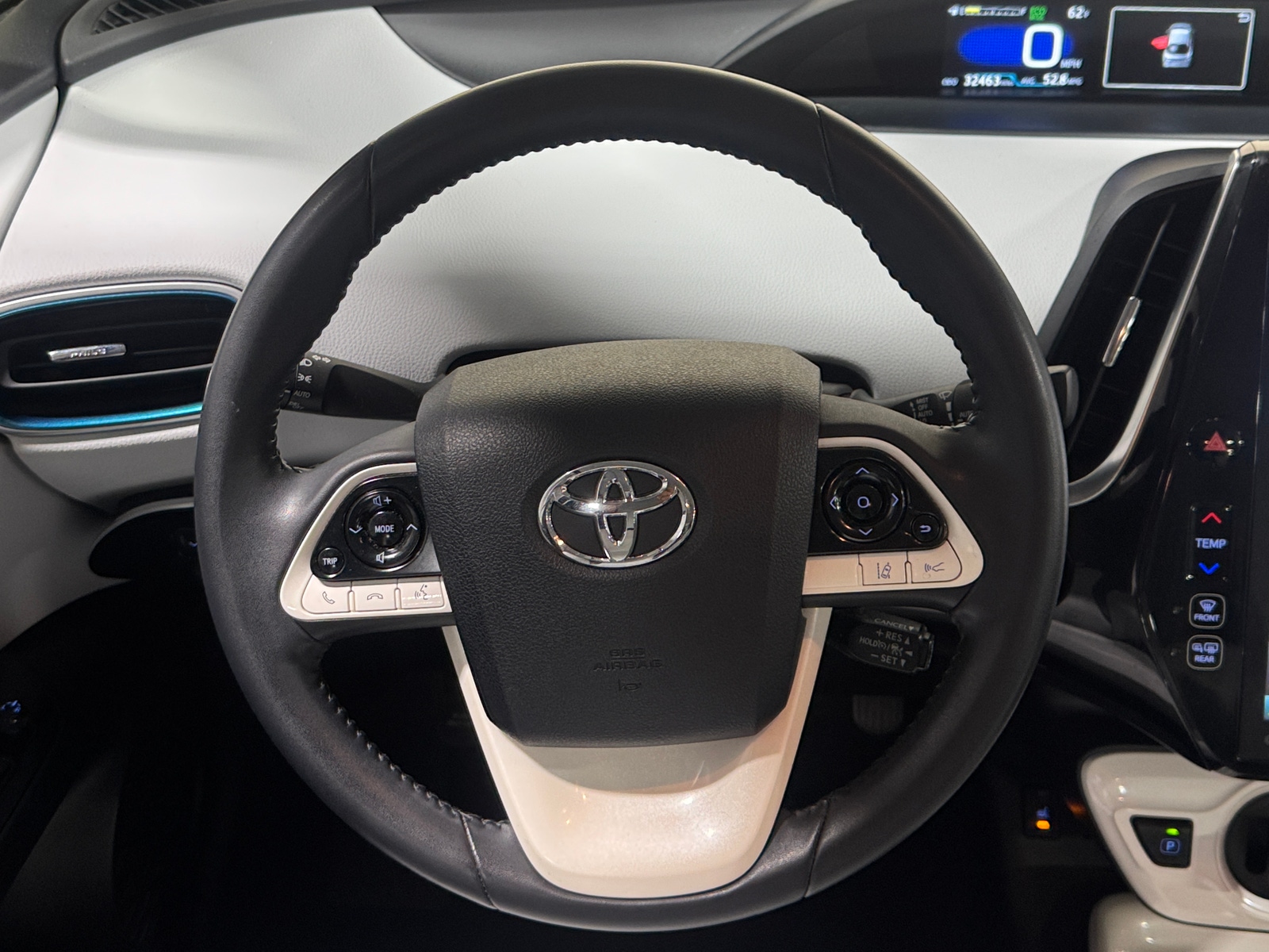 Thumbnail: 2018 Toyota Prius - 3