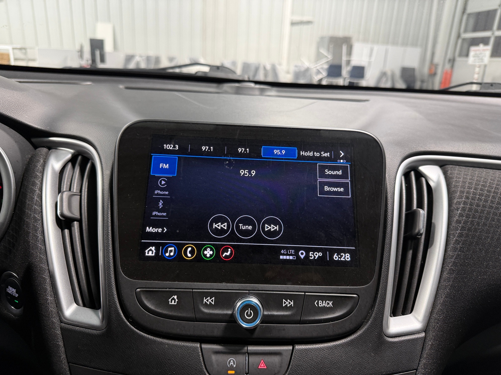 Thumbnail: 2023 Chevrolet Malibu - 4