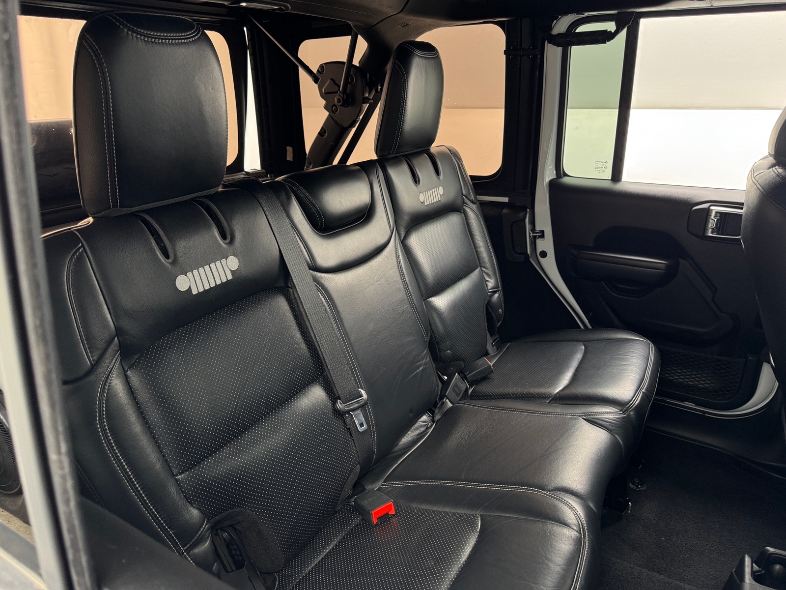 Thumbnail: 2021 Jeep Wrangler - 6