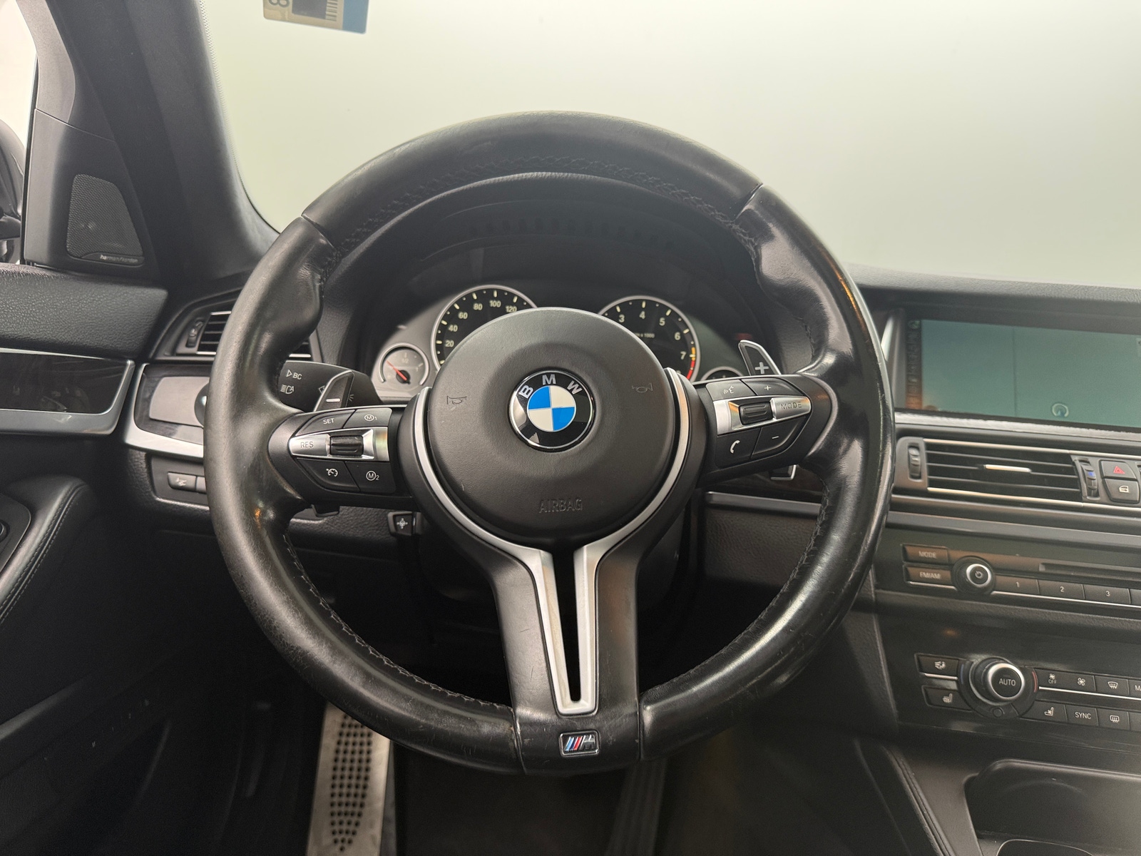 Thumbnail: 2014 BMW M5 - 4