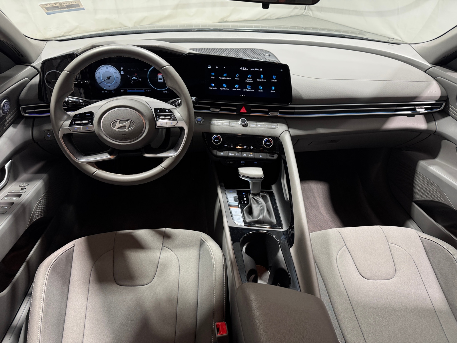 Thumbnail: 2024 Hyundai Elantra - 3