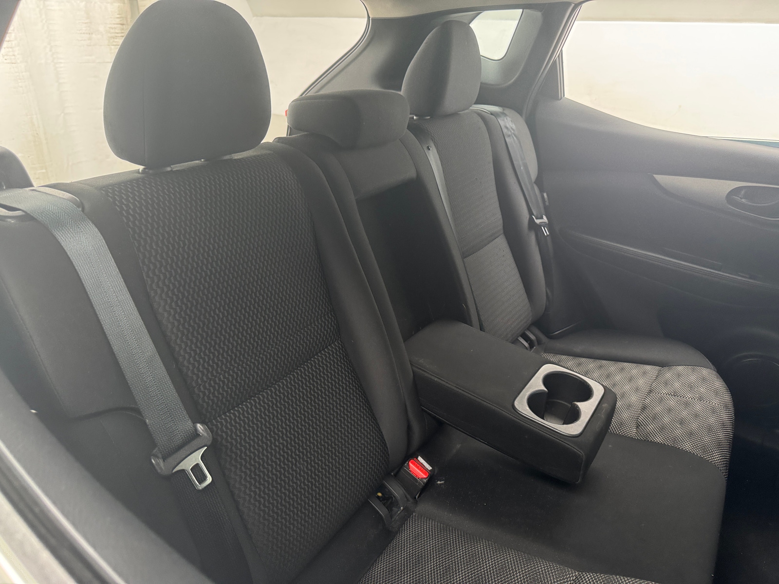 Thumbnail: 2021 Nissan Rogue Sport - 2