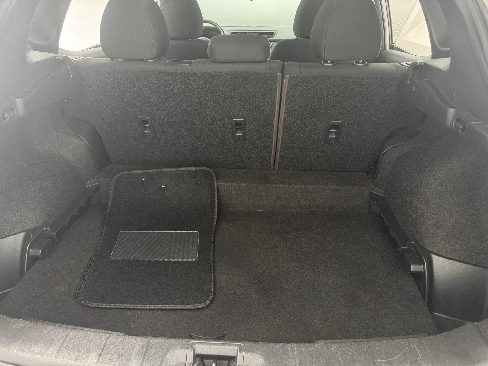 Thumbnail: 2021 Nissan Rogue Sport - 7