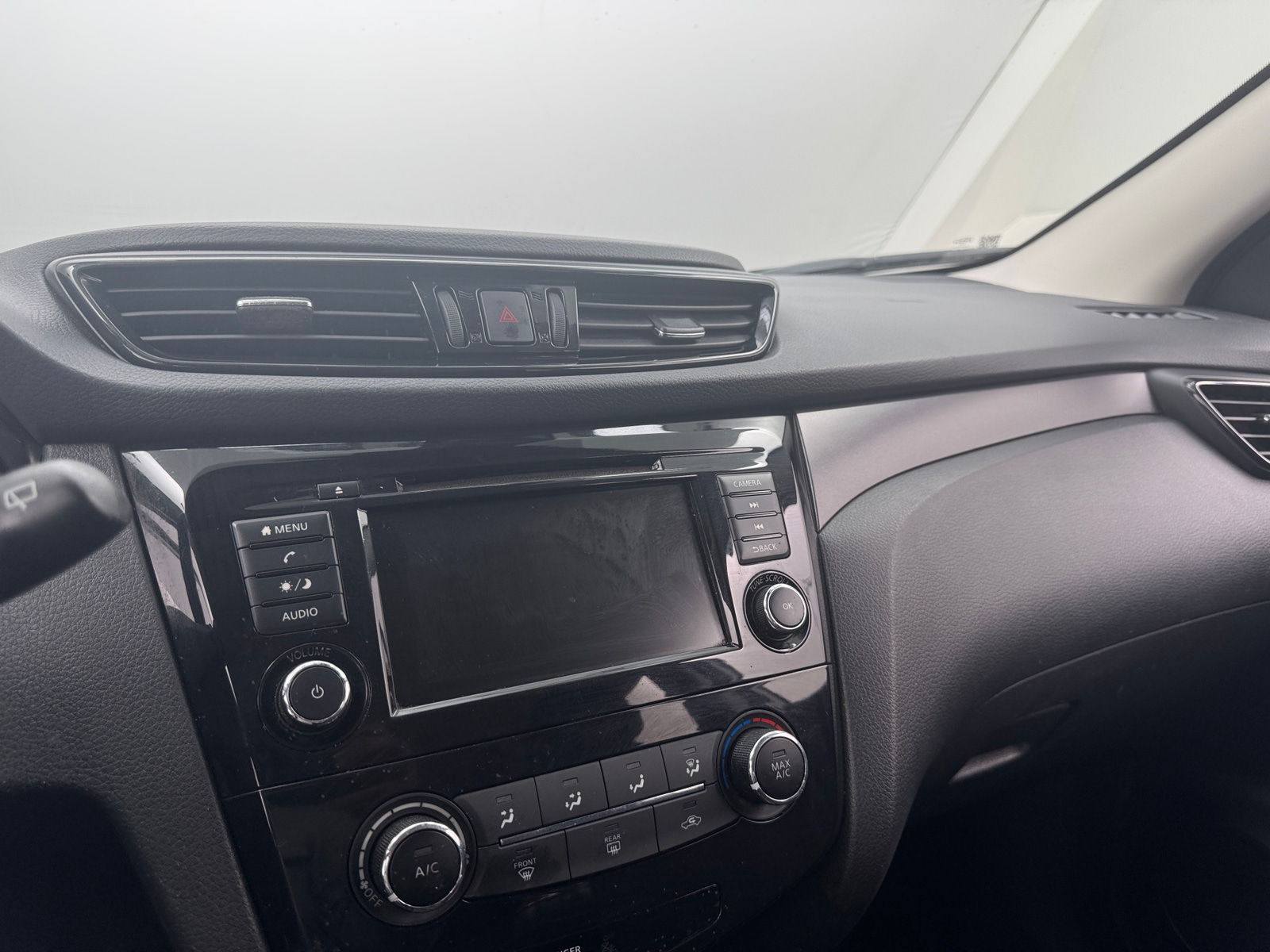 Thumbnail: 2021 Nissan Rogue Sport - 4