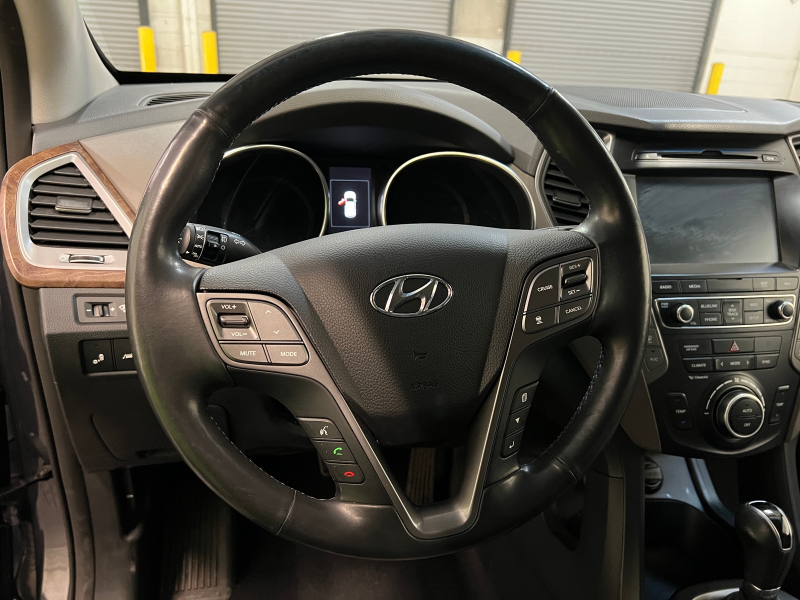 Thumbnail: 2017 Hyundai Santa Fe - 4