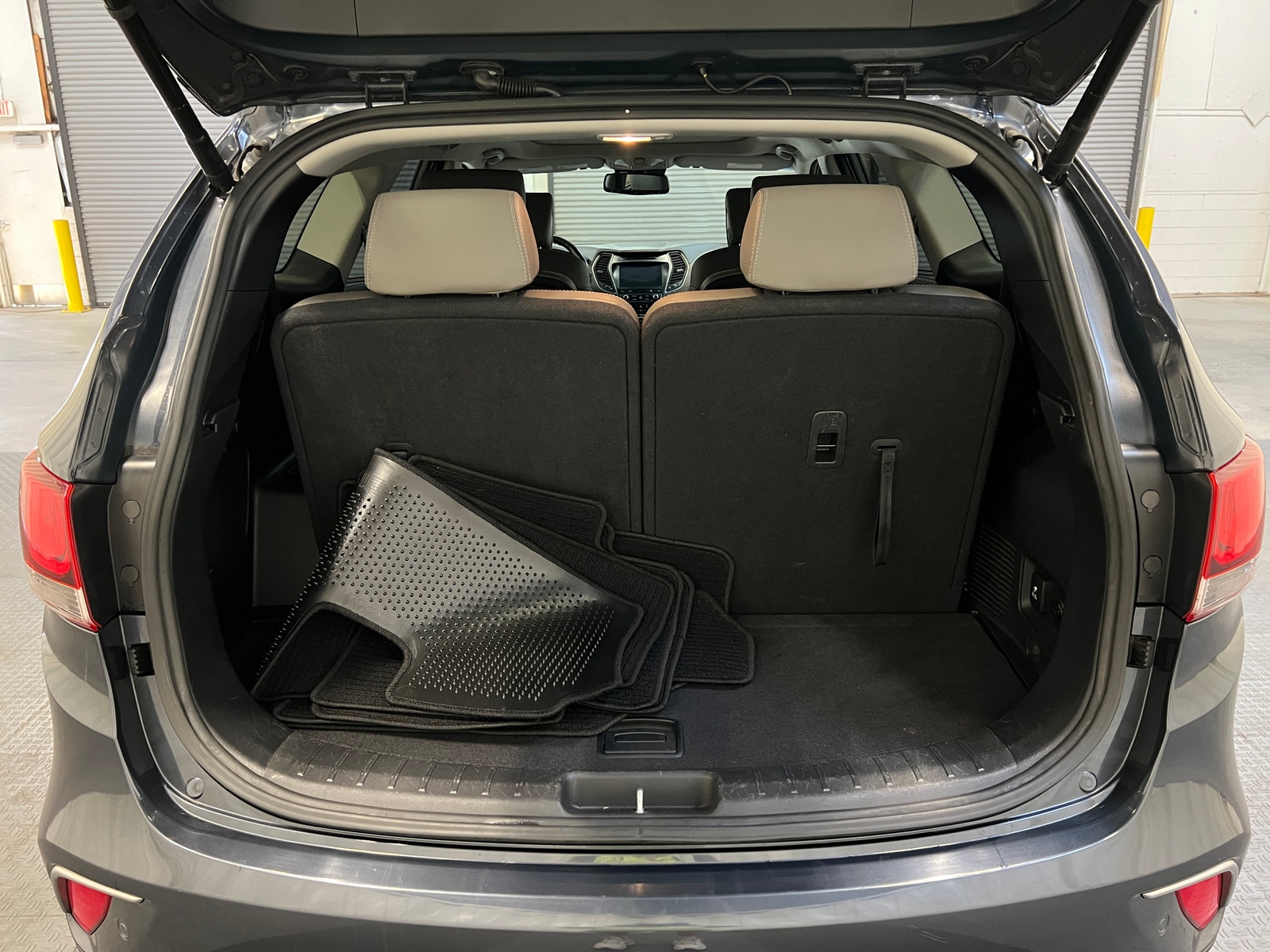 Thumbnail: 2017 Hyundai Santa Fe - 6