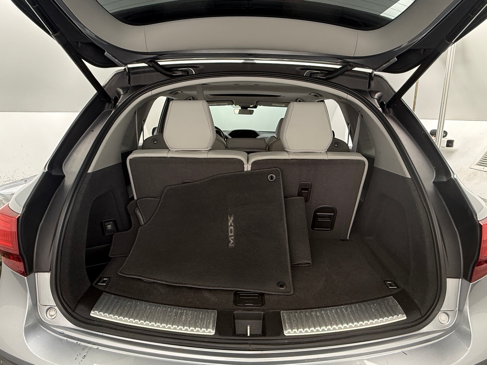 Thumbnail: 2020 Acura MDX - 6