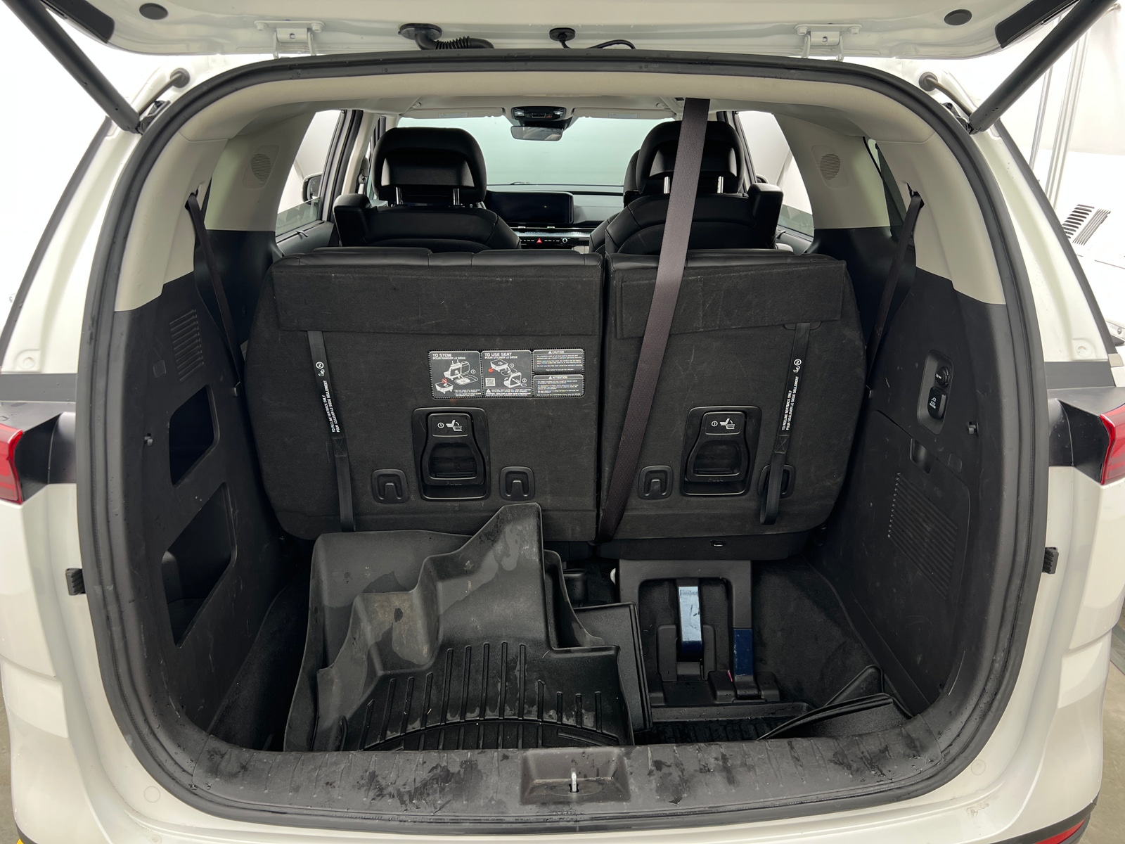 Thumbnail: 2024 Kia Carnival - 6