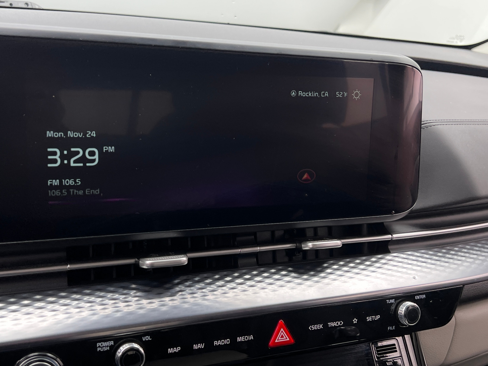 Thumbnail: 2024 Kia Carnival - 3