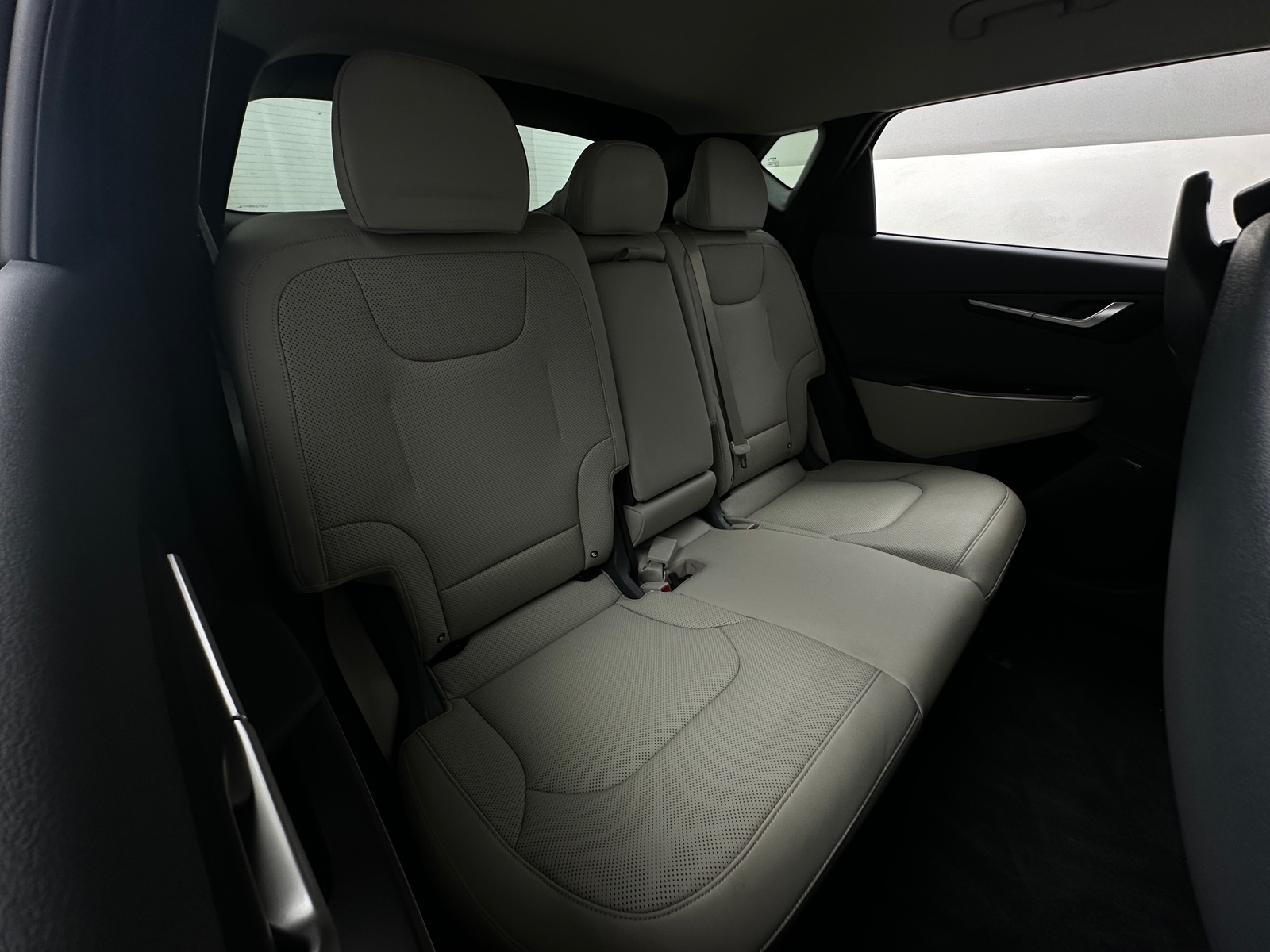 Thumbnail: 2022 Kia EV6 - 5