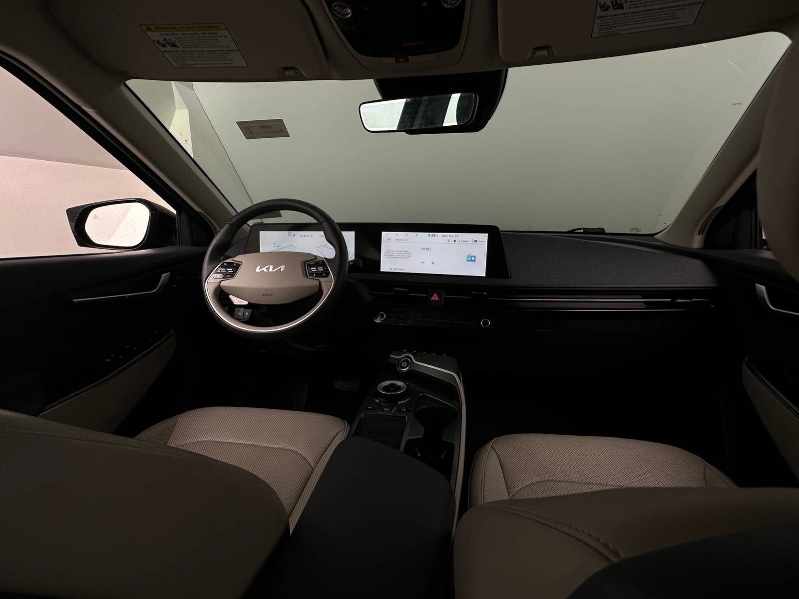 Thumbnail: 2022 Kia EV6 - 2