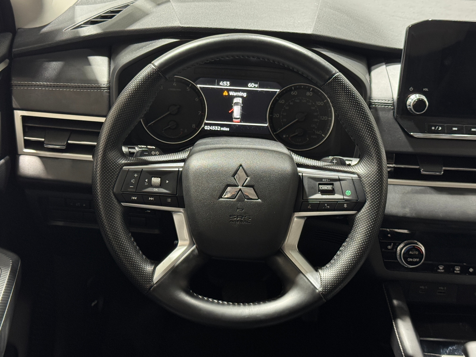 Thumbnail: 2024 Mitsubishi Outlander - 4