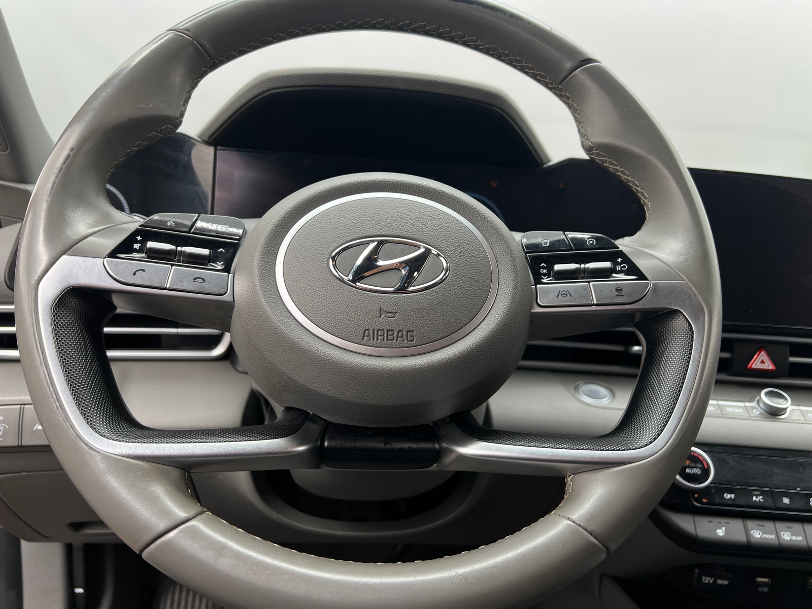 Thumbnail: 2023 Hyundai Elantra - 5