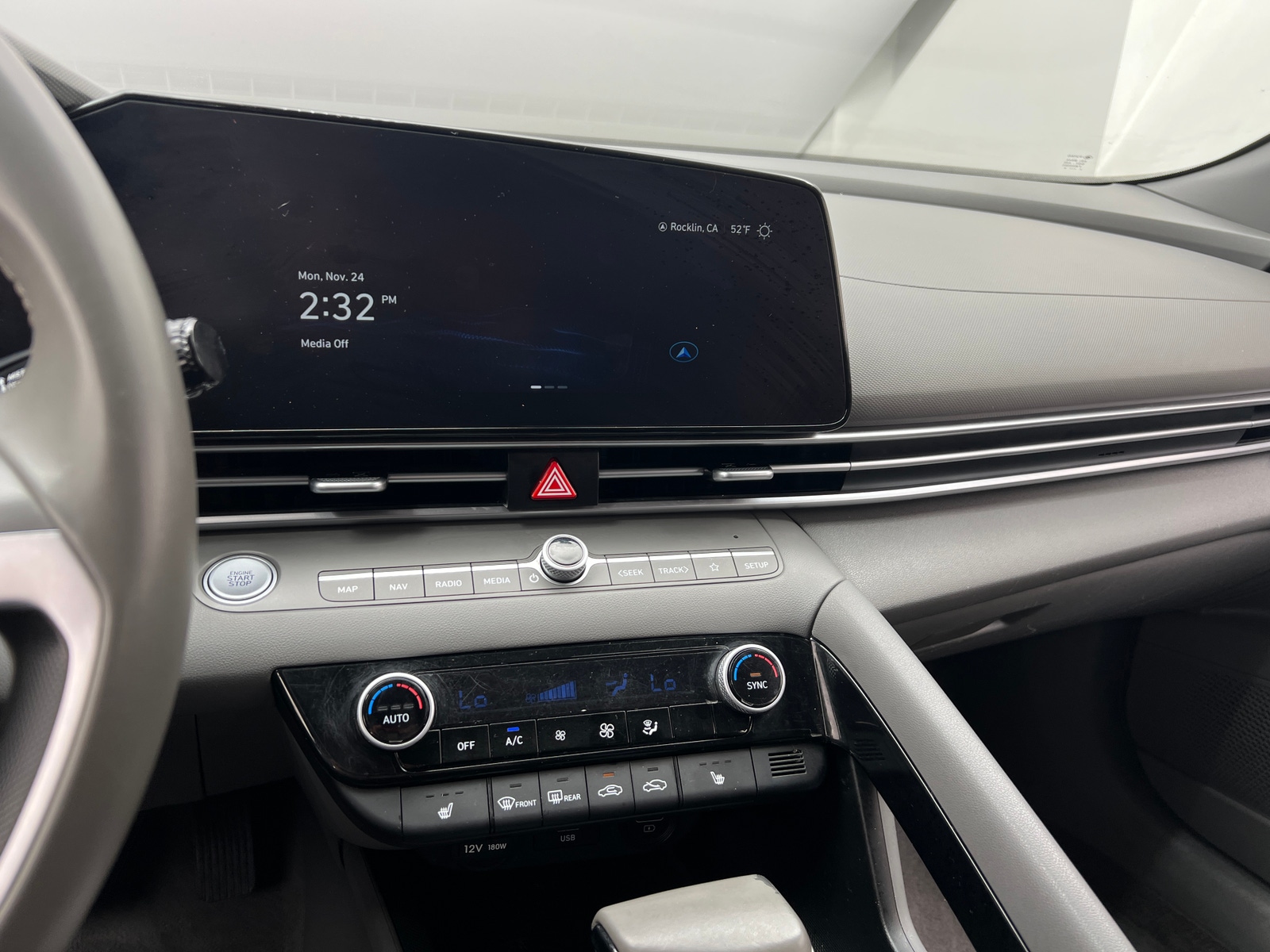 Thumbnail: 2023 Hyundai Elantra - 4