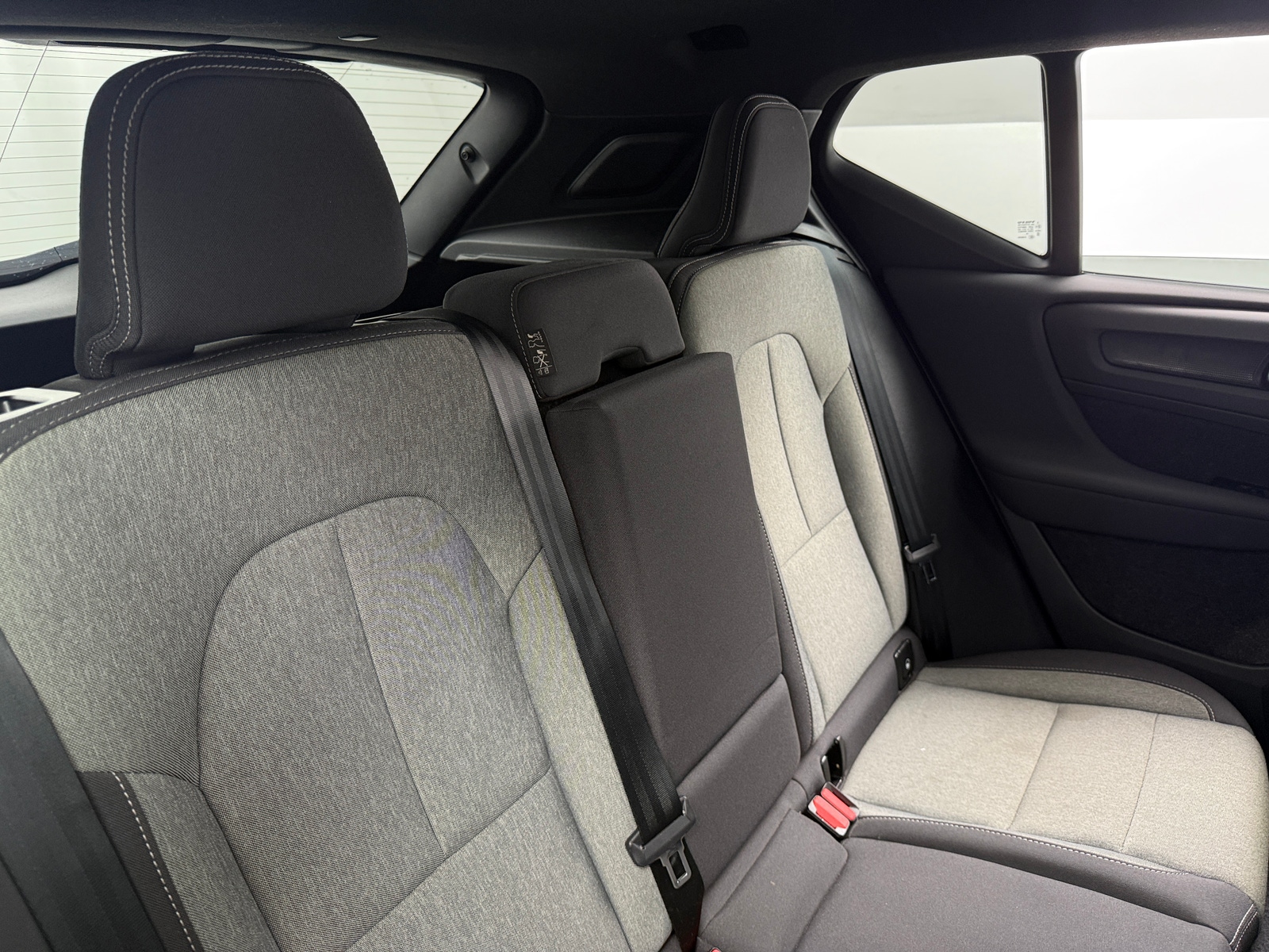 Thumbnail: 2024 Volvo XC40 - 6