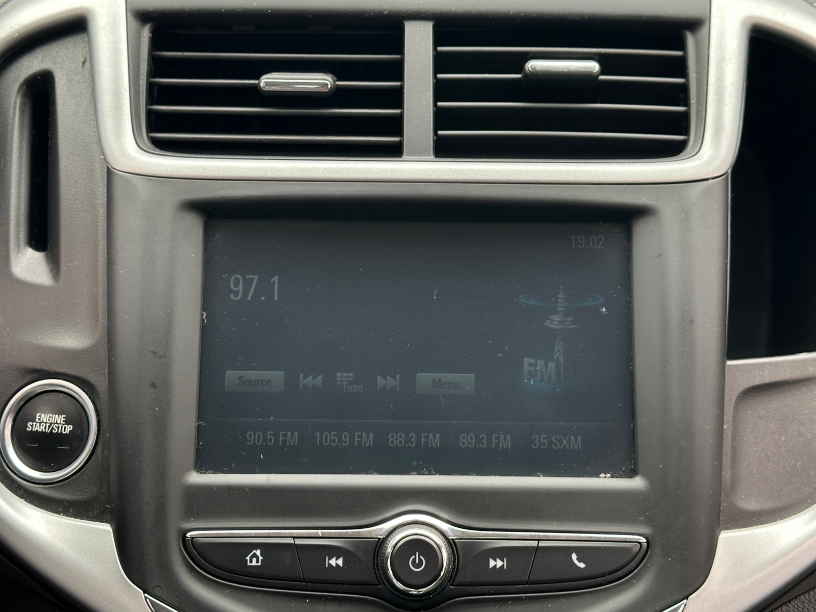 Thumbnail: 2017 Chevrolet Sonic - 4