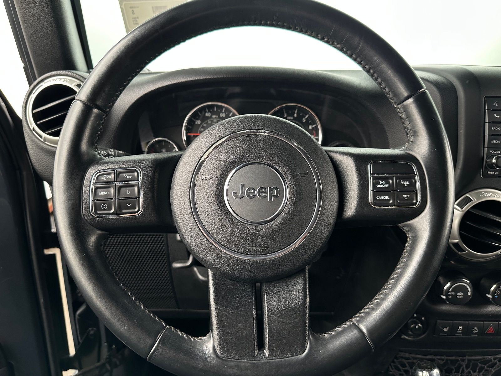 Thumbnail: 2017 Jeep Wrangler - 5