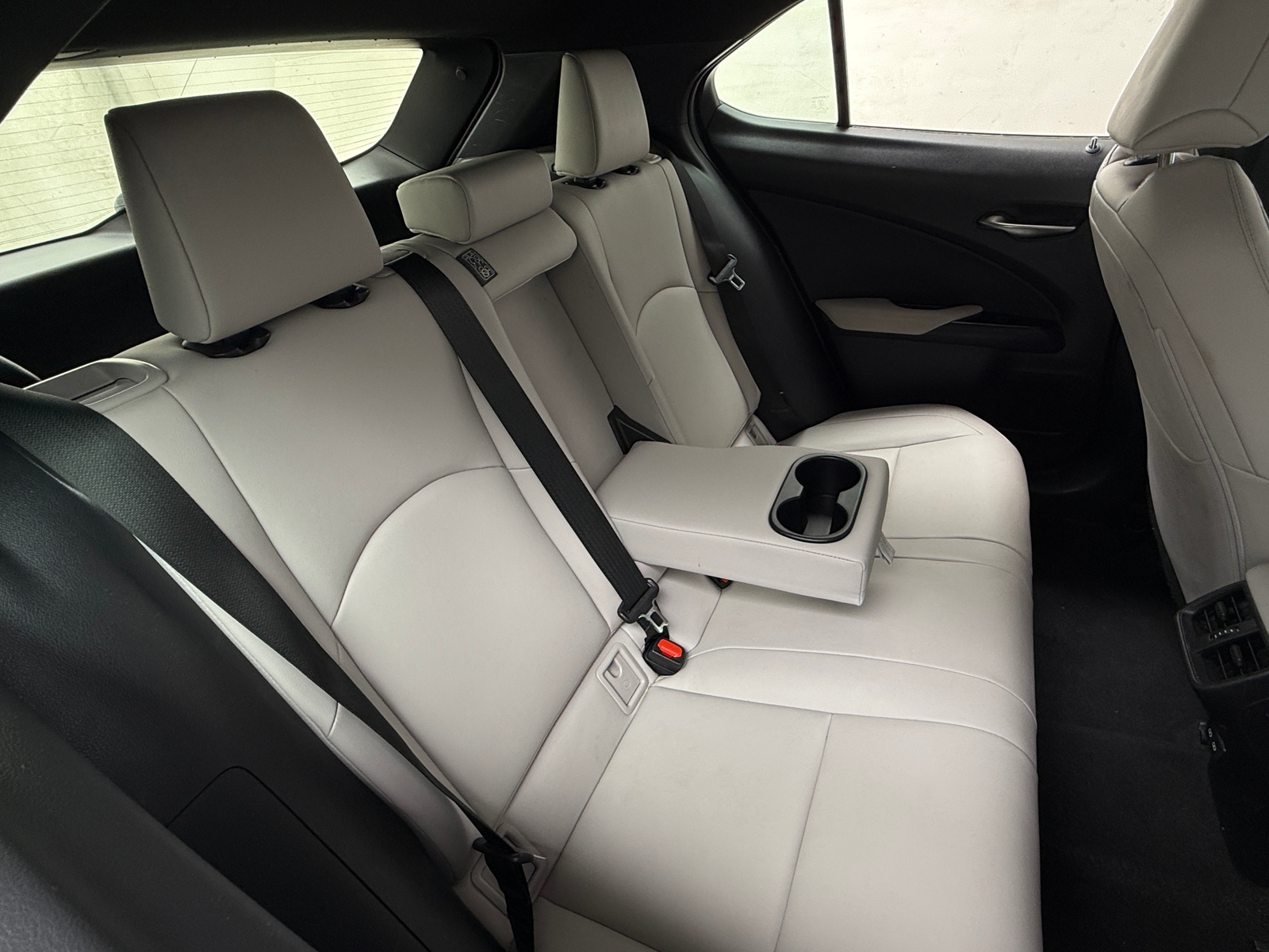 Thumbnail: 2022 Lexus UX - 5