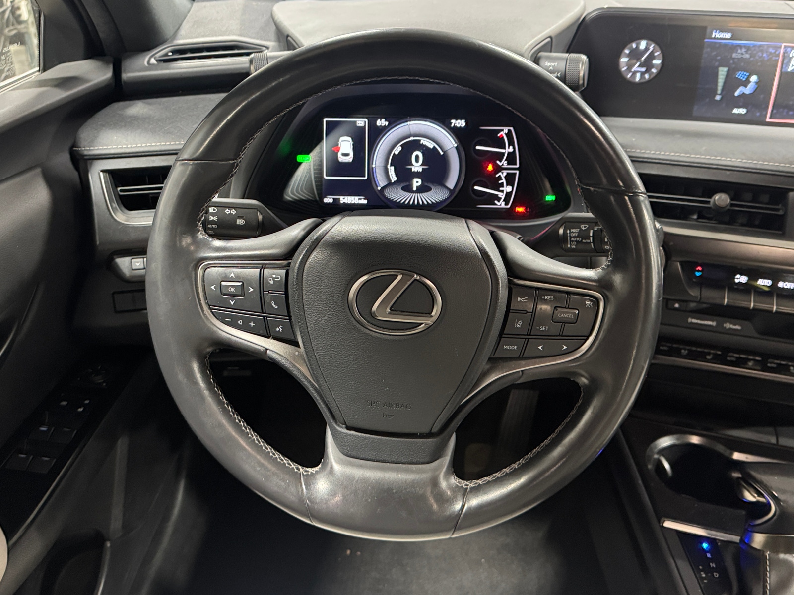 Thumbnail: 2022 Lexus UX - 4