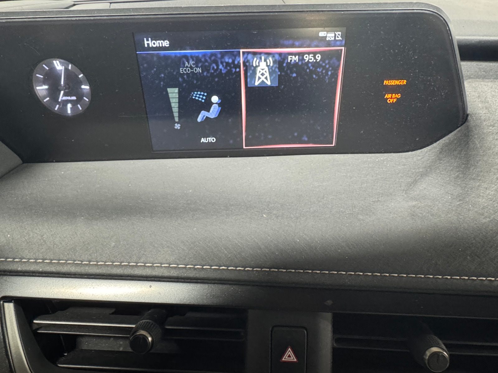 Thumbnail: 2022 Lexus UX - 3