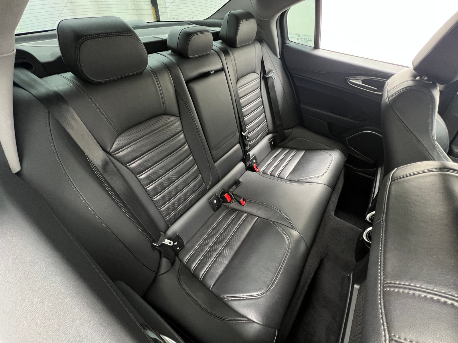 Thumbnail: 2019 Alfa Romeo Giulia - 5