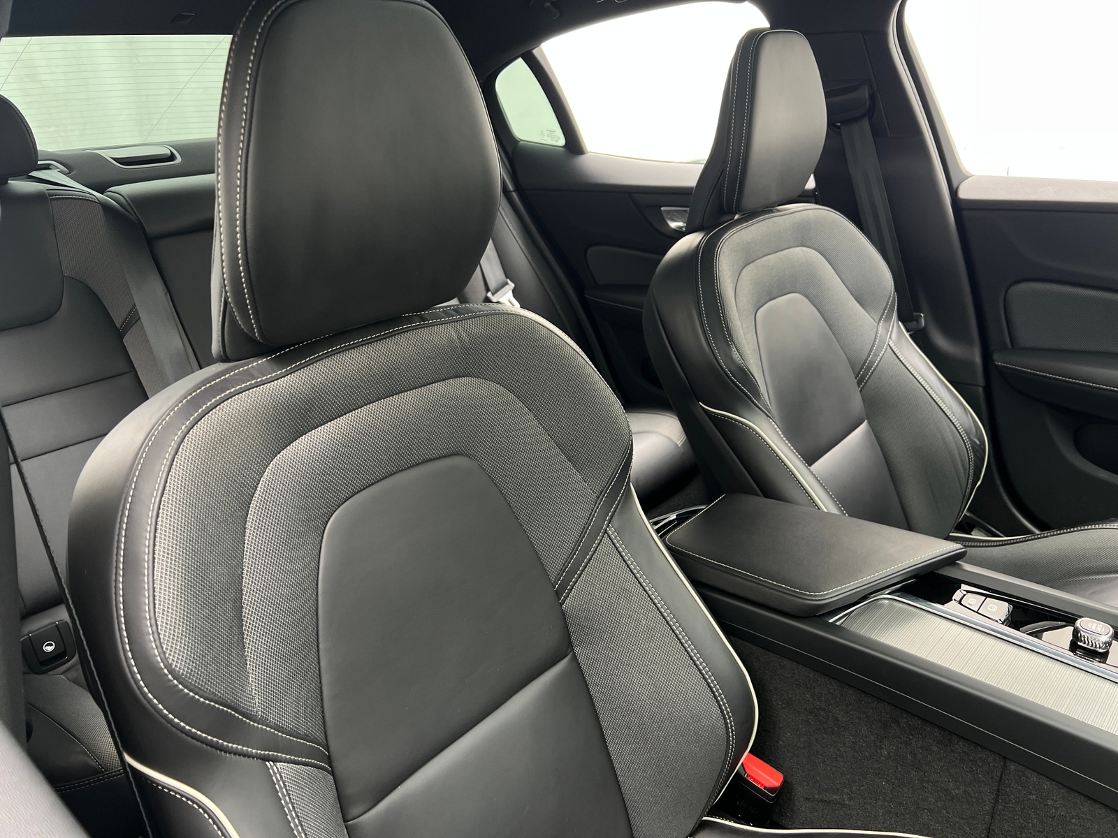 Thumbnail: 2023 Volvo S60 - 2