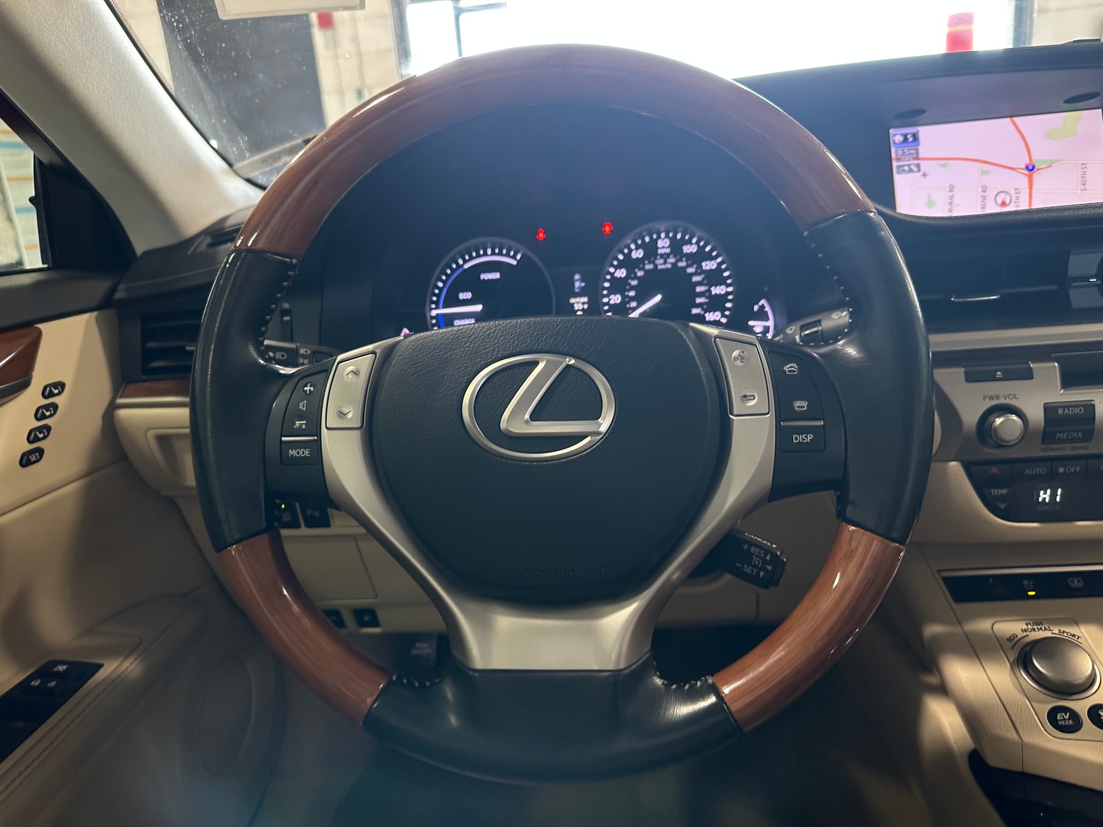 Thumbnail: 2013 Lexus ES - 4