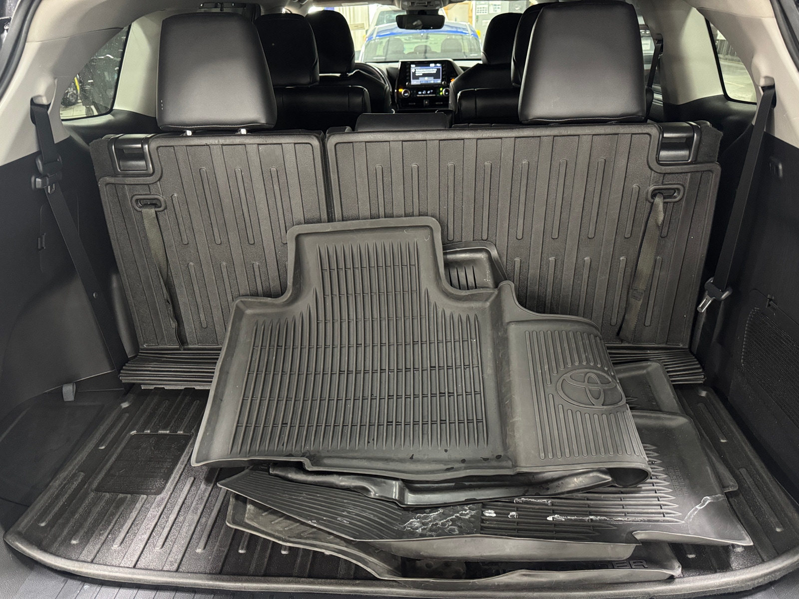 Thumbnail: 2022 Toyota Highlander - 6