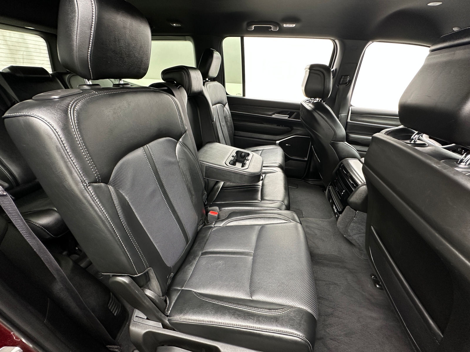 Thumbnail: 2024 Jeep Wagoneer - 5