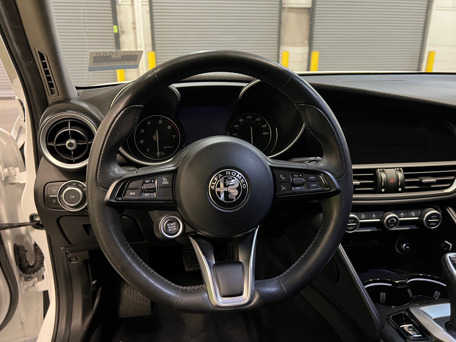 Thumbnail: 2020 Alfa Romeo Giulia - 4