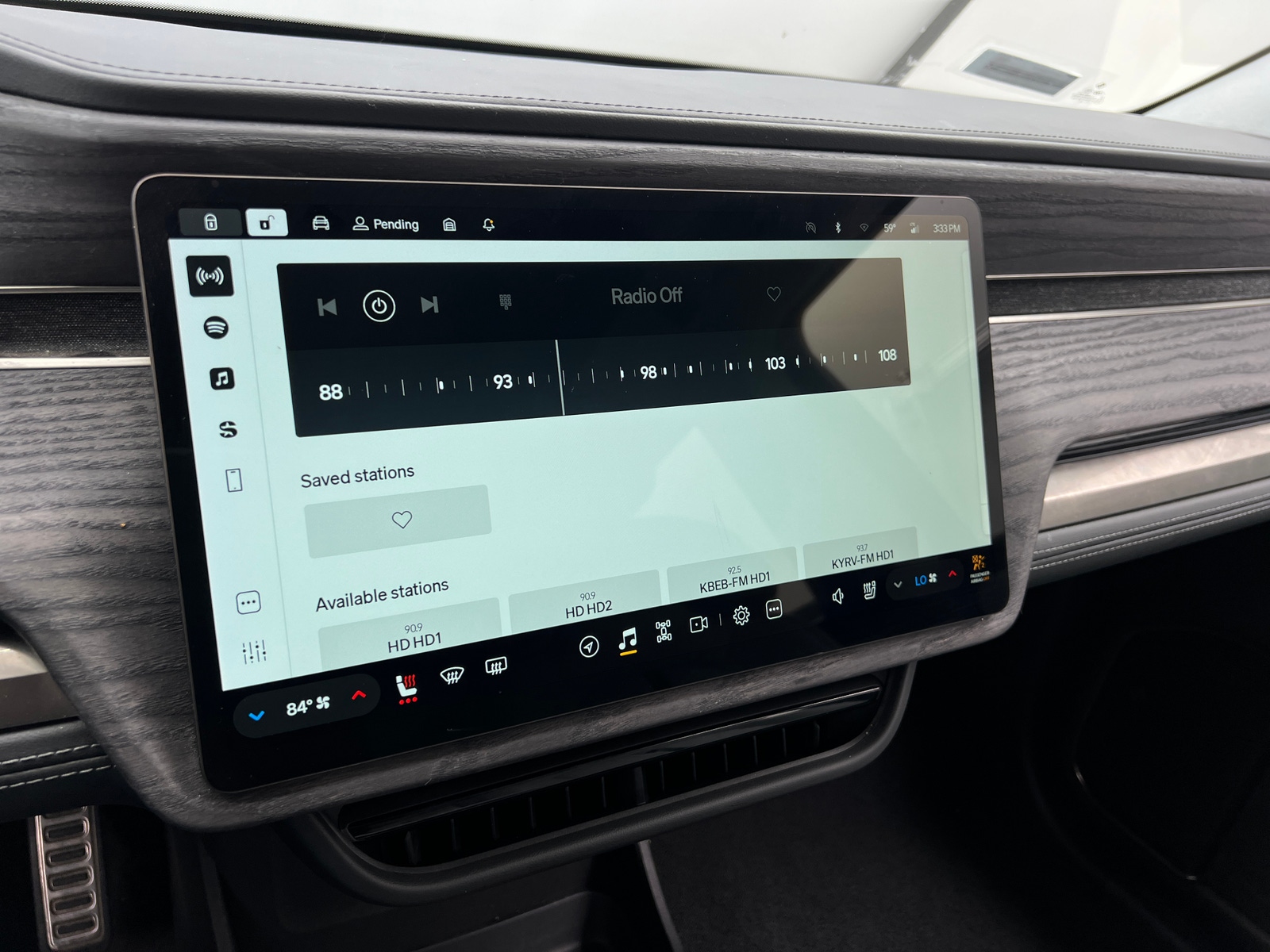 Thumbnail: 2024 Rivian R1S - 3