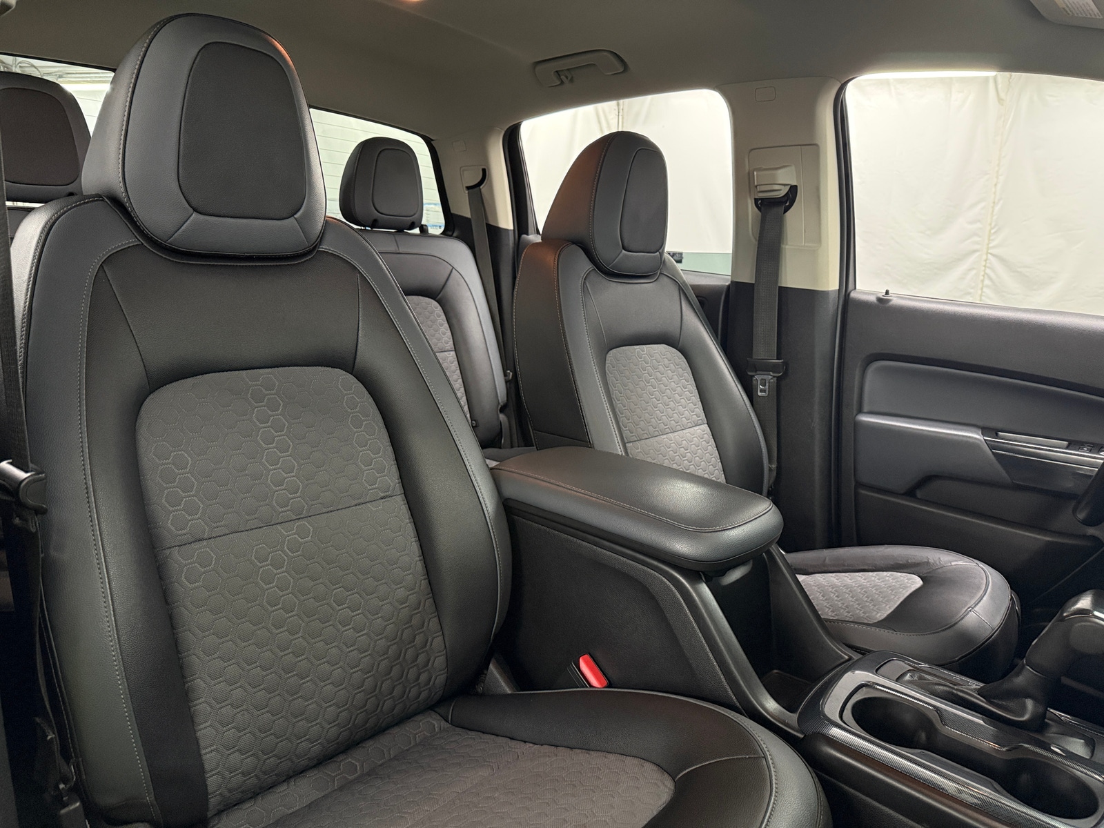 Thumbnail: 2018 Chevrolet Colorado - 2