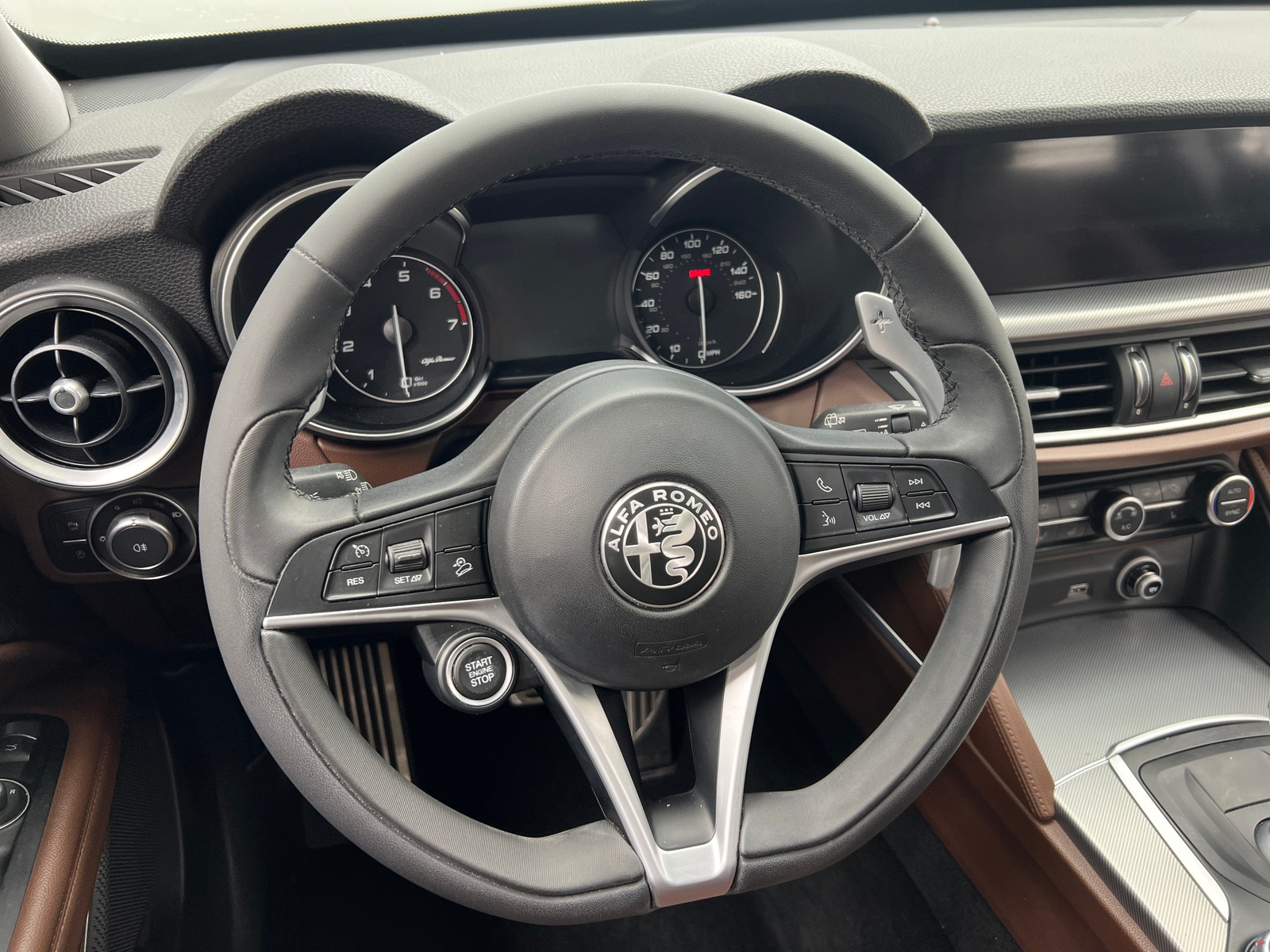 Thumbnail: 2019 Alfa Romeo Stelvio - 4