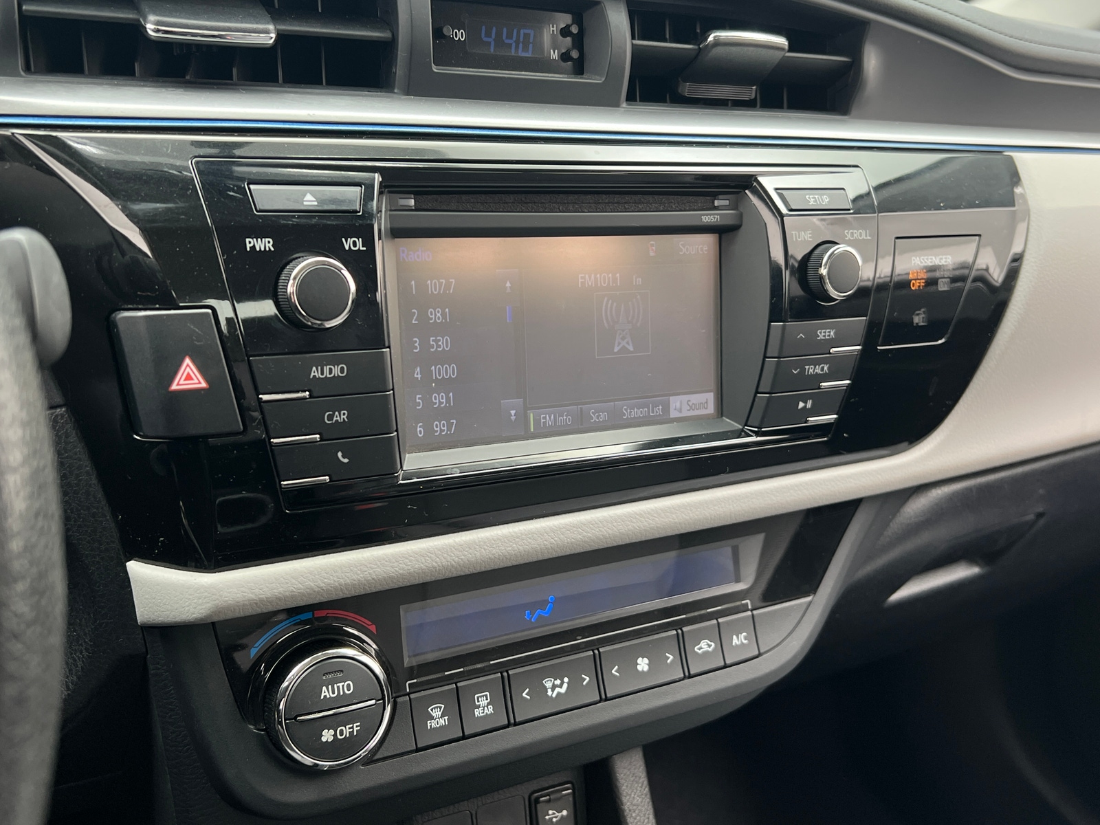 Thumbnail: 2016 Toyota Corolla - 4